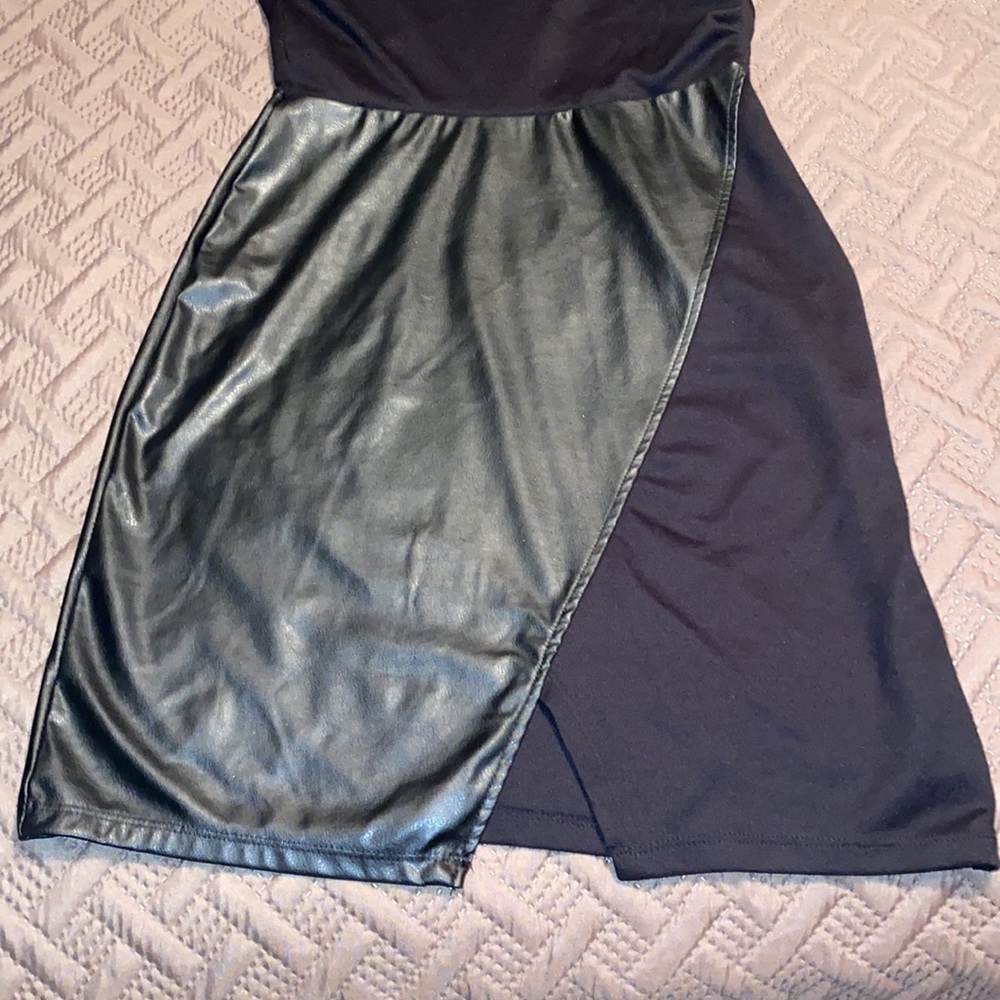 LBD - Picture 2 of 5